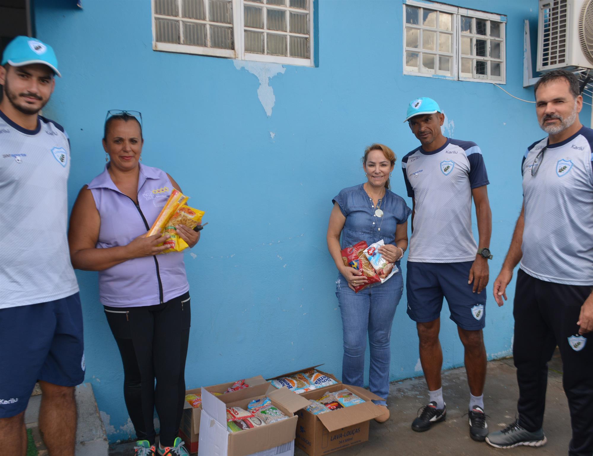 Londrina faz doação de alimentos arrecadados em avaliações para a base